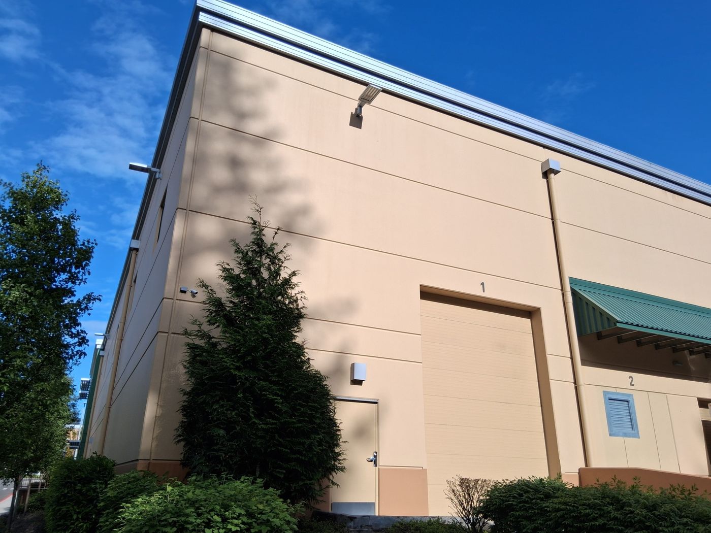 Clean commercial building siding